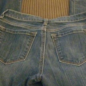 Ann Taylor Loft modern  straight jeans....6P.....cuties
